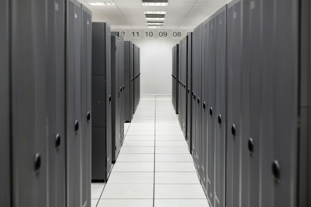 HPE P48899-B21 | DL360 Gen11 2x SFF U.3 Tri‑Mode Enablement | NVMe/SAS/SATA | x4 per drive | backplane + cabling