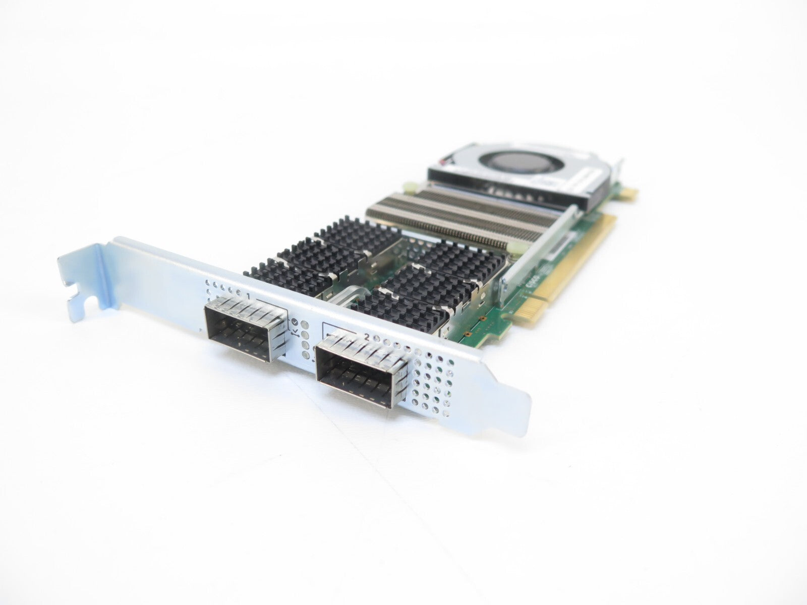 Dell PowerEdge R740 2U server with Cisco UCSC-PCIE-C40Q-04 dual 40GbE CNA