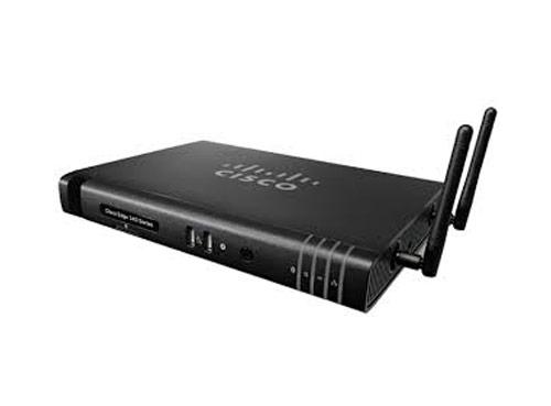Cisco CS-E340-G32-K9 router with antennas and USB port
