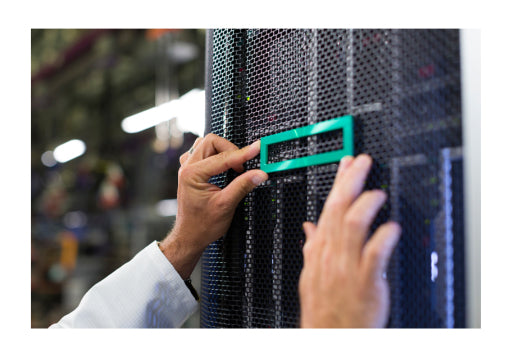 HPE P39270-B21 PCIe slot expander with green rectangular server rack label